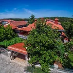 Appartamento Beautiful-banjole-beachside-apartment-a2-150m-from-the-beach *