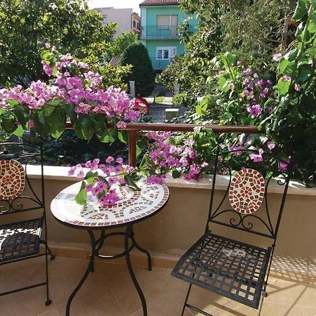 Beautiful-banjole-beachside-apartment-a2-150m-from-the-beach *