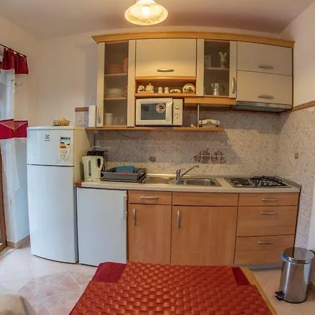 Apartament Beautiful-banjole-beachside-apartment-a2-150m-from-the-beach *