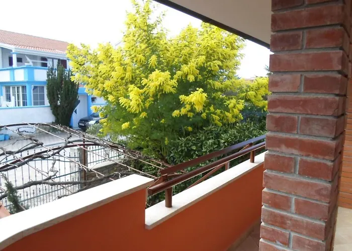 Lejlighed Beautiful-banjole-beachside-apartment-a2-150m-from-the-beach Banjole