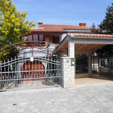 Beautiful-banjole-beachside-apartment-a2-150m-from-the-beach Apartment *