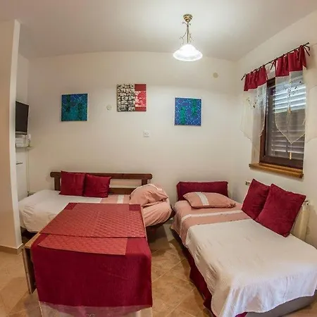 Beautiful-banjole-beachside-apartment-a2-150m-from-the-beach Apartment Banjole
